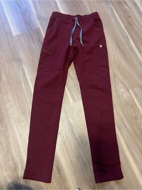 Women’s FIGS Straight Leg Burgundy Drawstring Scrub Pants Sz XXS